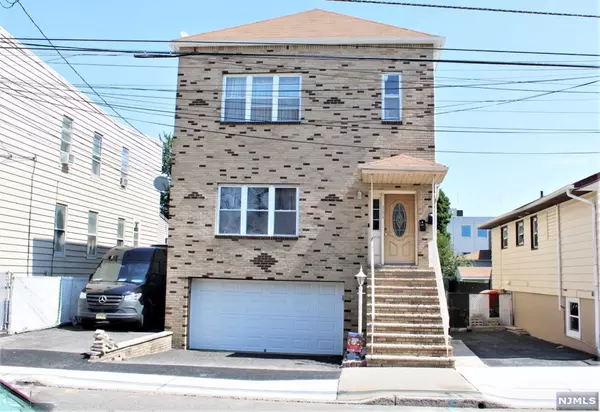 166 Front ST, Secaucus, NJ 07094