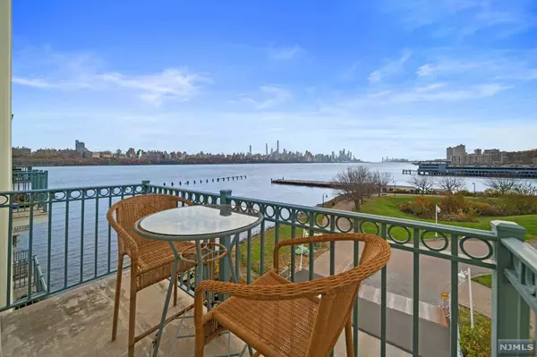 323 The Promenade, Edgewater, NJ 07020