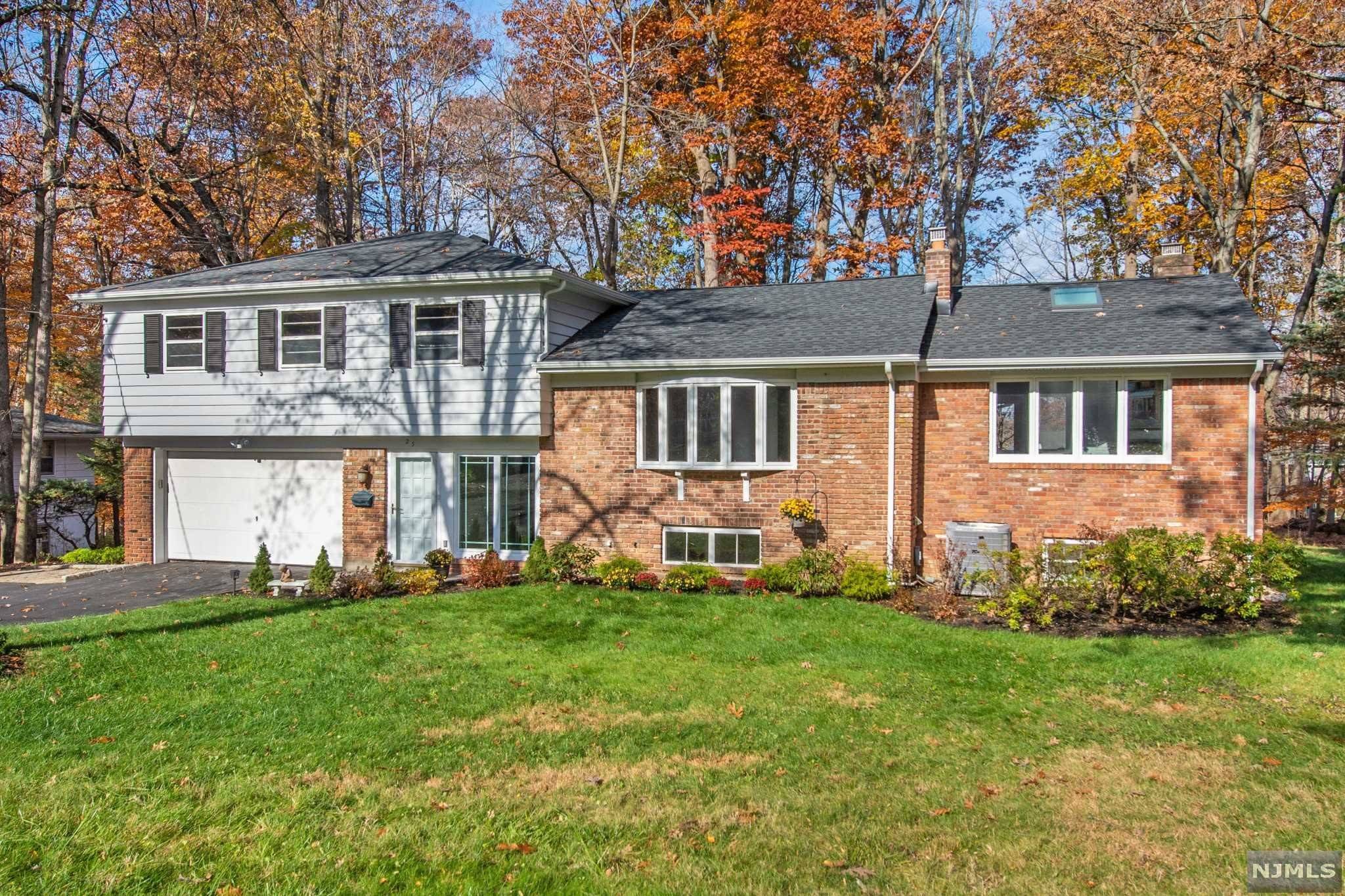 25 Harrison DR, Berkeley Heights, NJ 07922