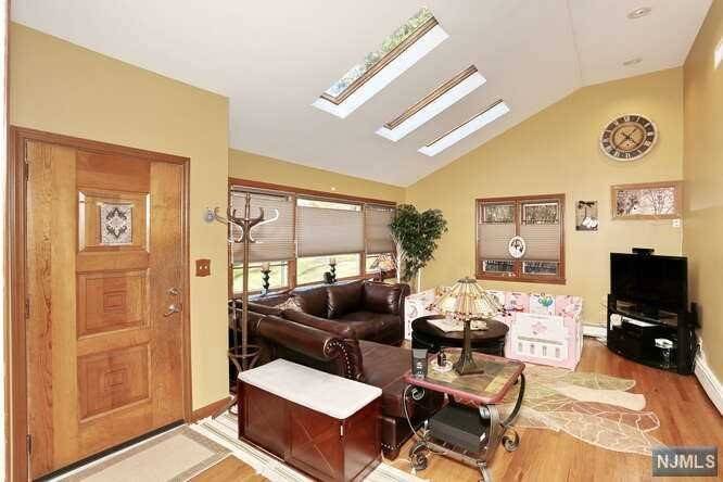 River Vale, NJ 07675,396 Cedar LN
