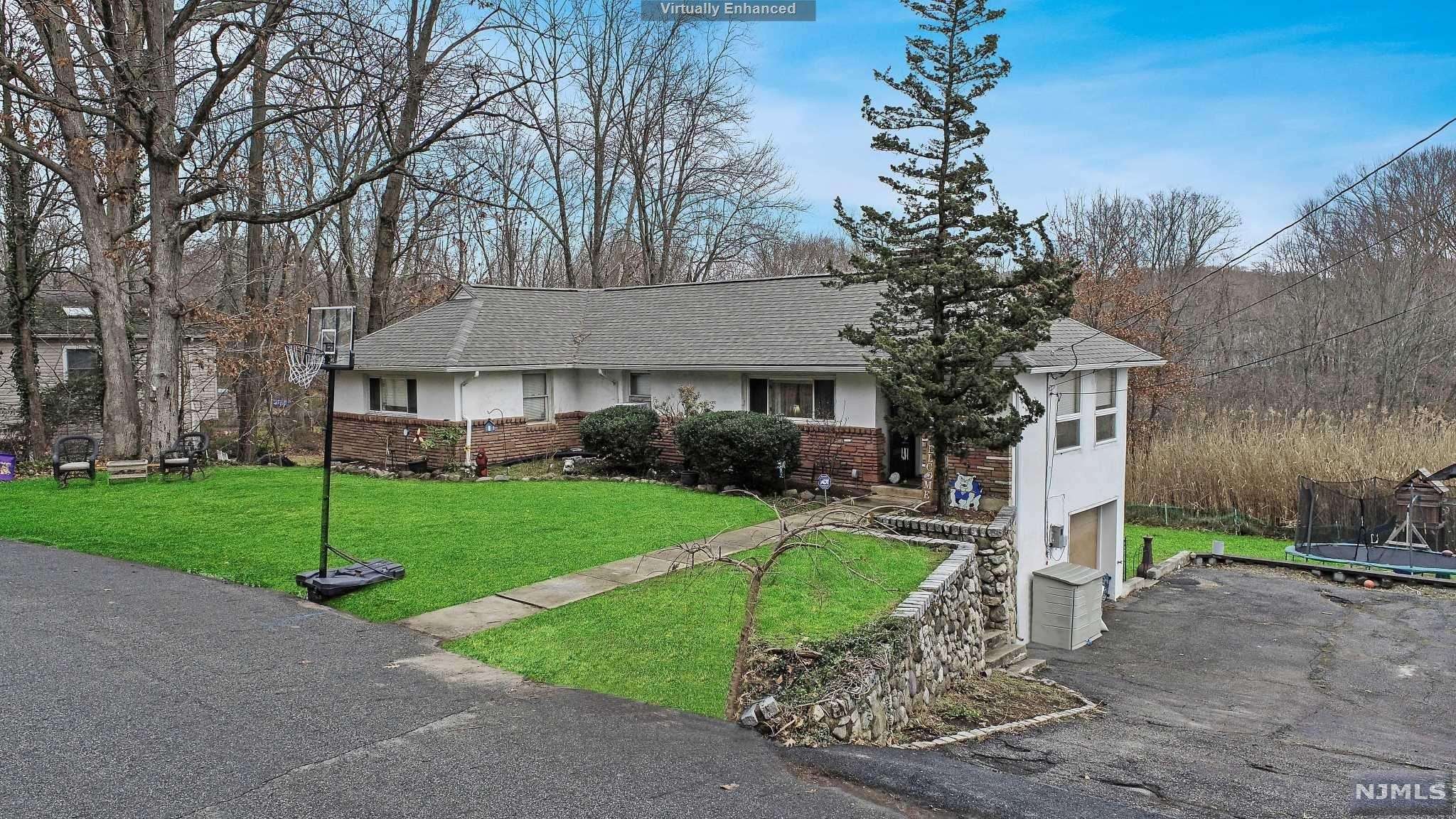 Bloomingdale, NJ 07403,3 Sunrise AVE
