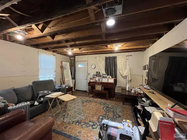 Paterson, NJ 07514,605 E 24th ST