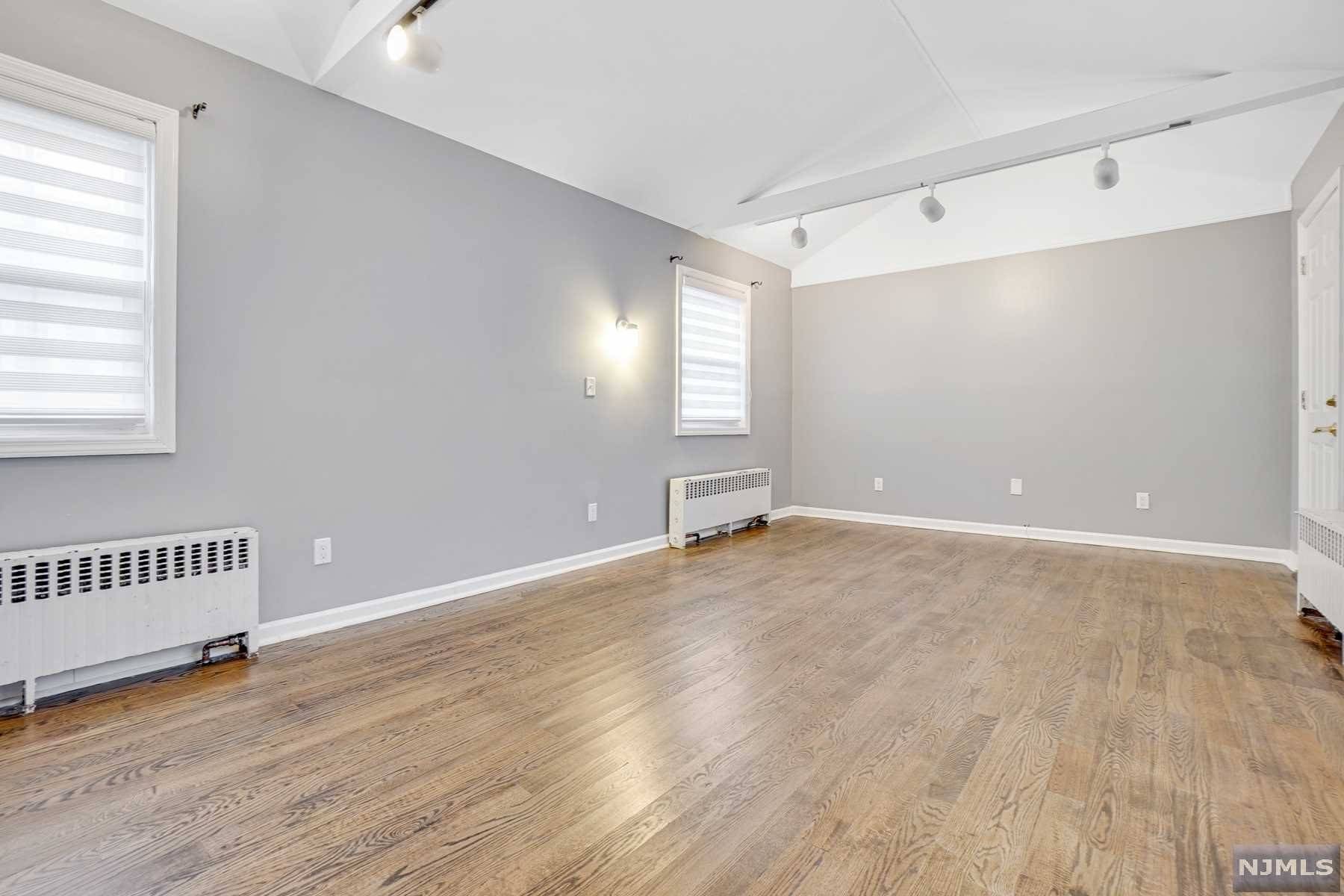 Closter, NJ 07624,51 Julia ST