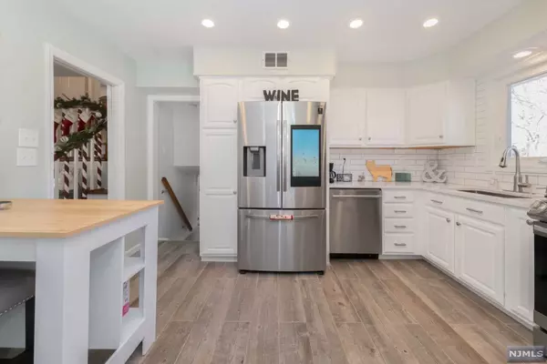 Secaucus, NJ 07094,254 Hagan PL