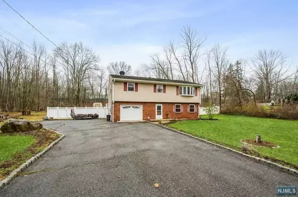 West Milford, NJ 07480,40 Adelaide TER