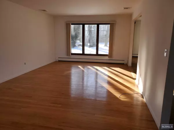 Closter, NJ 07624,40 Farrington AVE