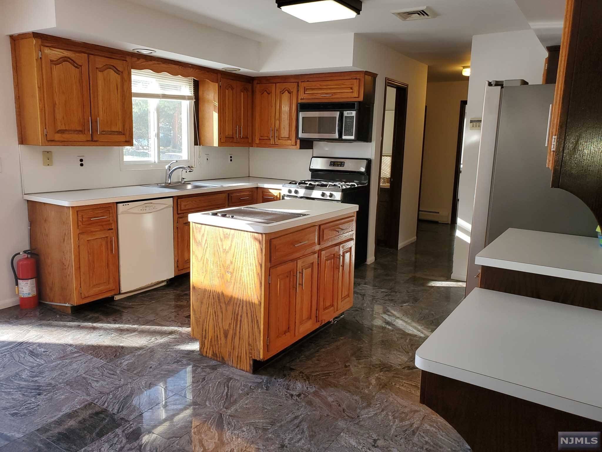 Closter, NJ 07624,40 Farrington AVE