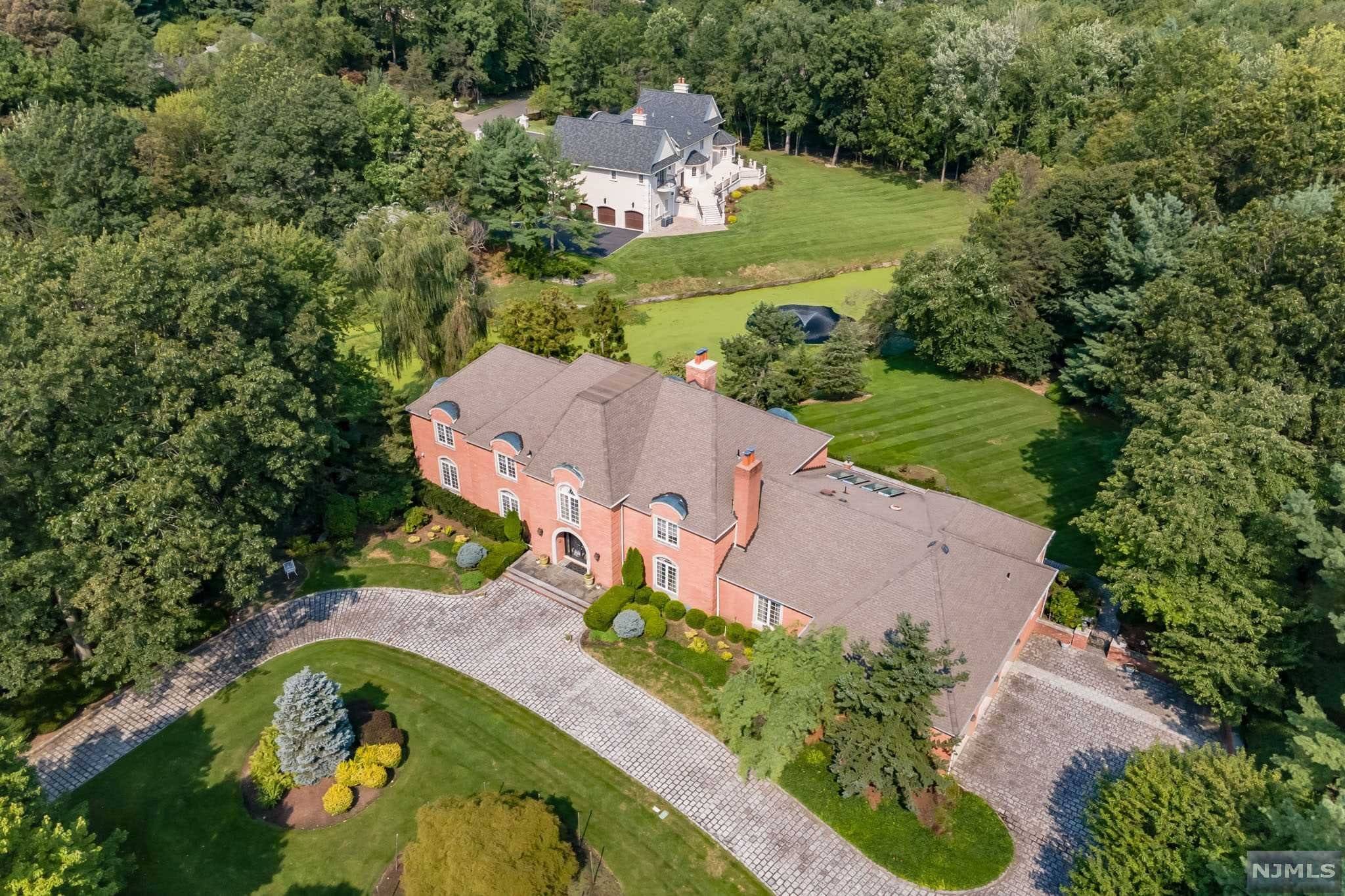 Saddle River, NJ 07458,19 Eckert Farm RD