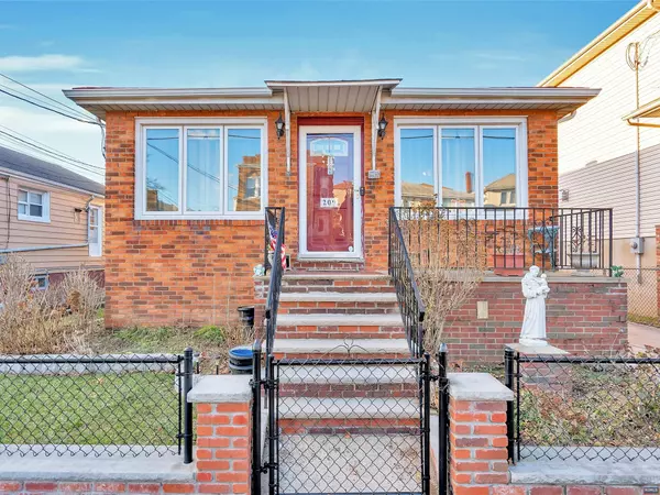 209 8th ST, Fairview, NJ 07022