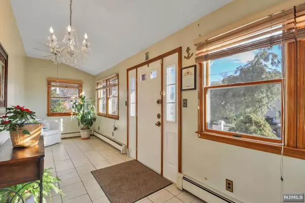 Dumont, NJ 07628,120 Locust AVE
