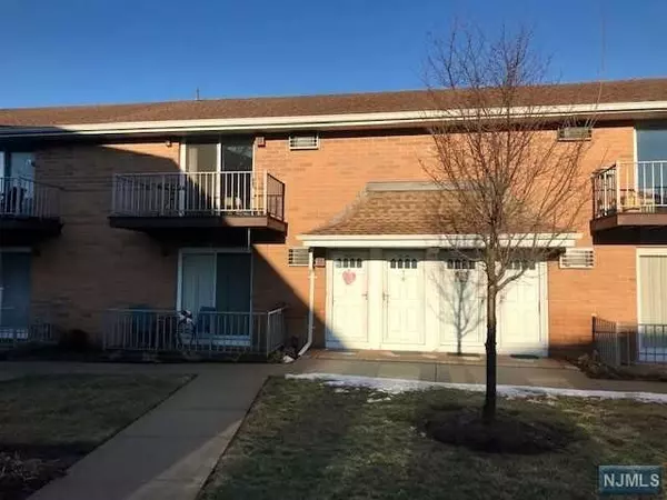 15 Cottage ST #19 3A, Midland Park, NJ 07432