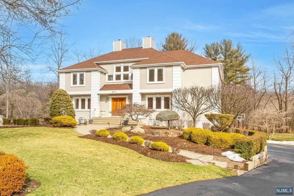 571 Brook AVE, River Vale, NJ 07675