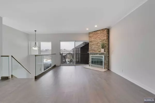 Edgewater, NJ 07020,1225 River RD #9A