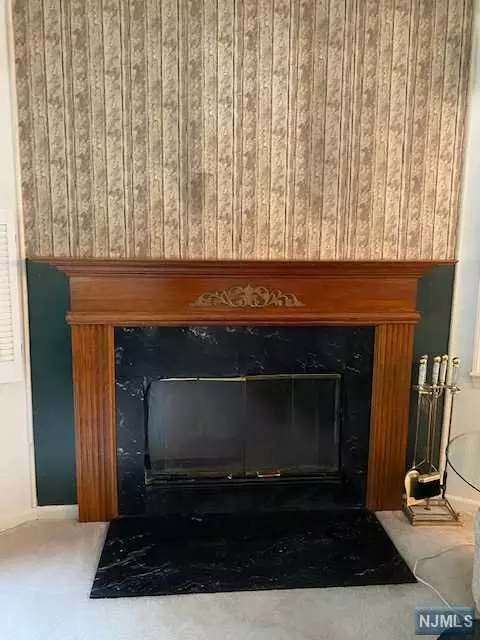 Paterson, NJ 07501,76 Quartz LN