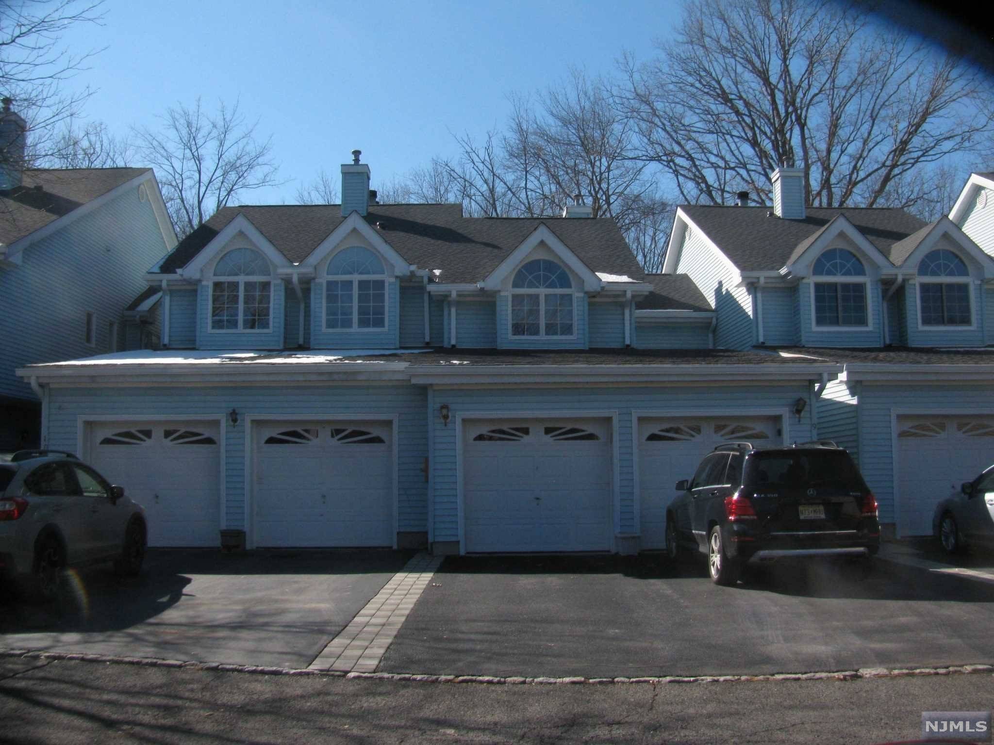 8 S Foxwood SQ, Old Tappan, NJ 07675