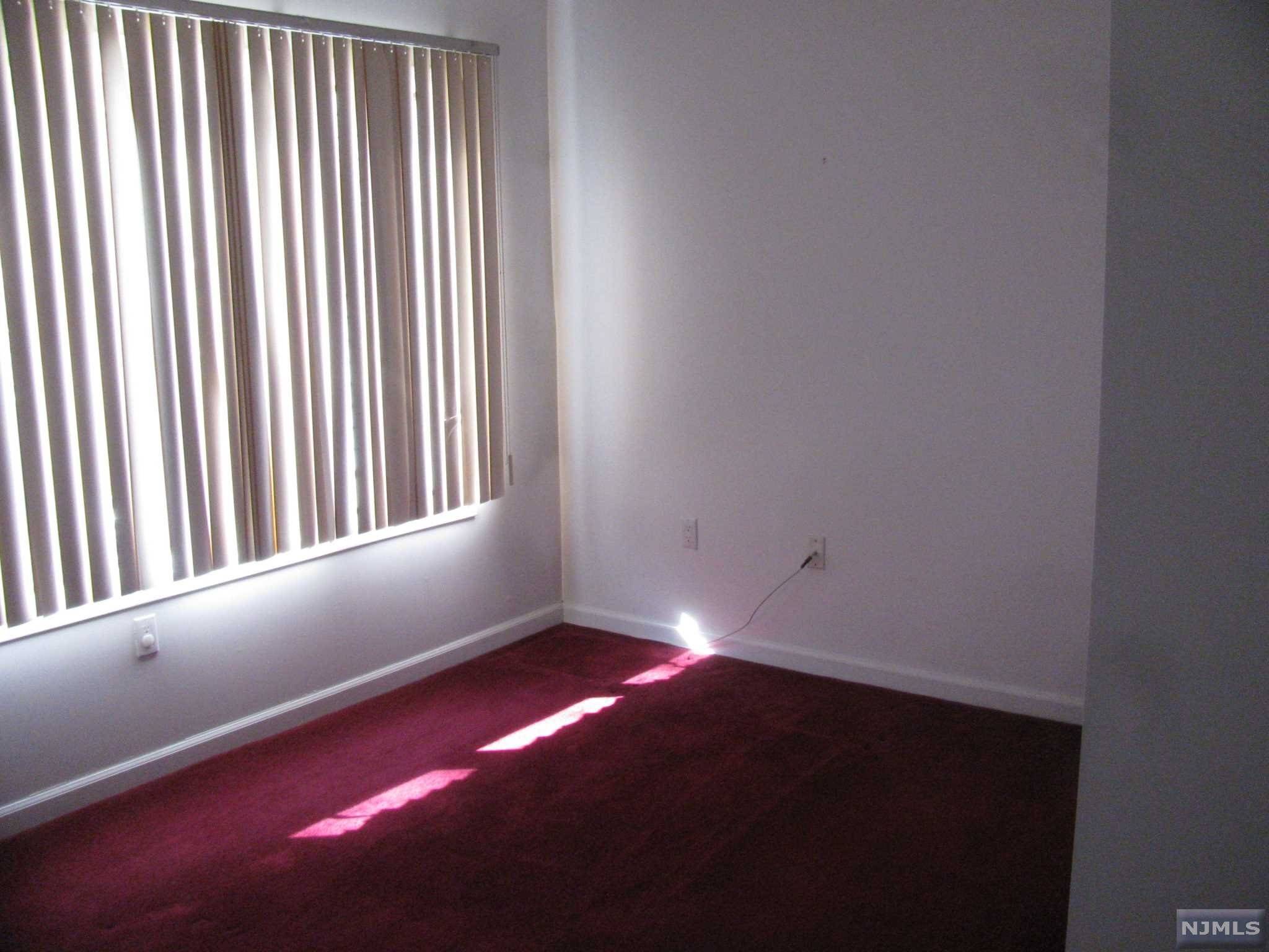 Old Tappan, NJ 07675,8 S Foxwood SQ