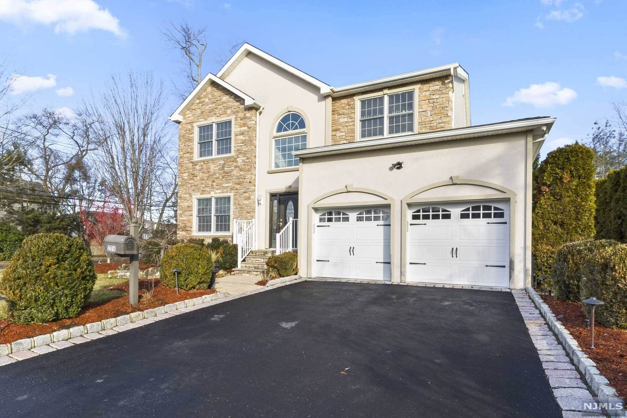 208 Knickerbocker AVE, Hillsdale, NJ 07642