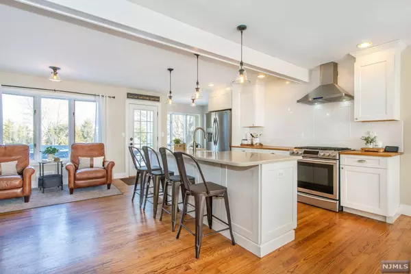 Pequannock Township, NJ 07440,22 Colfax DR