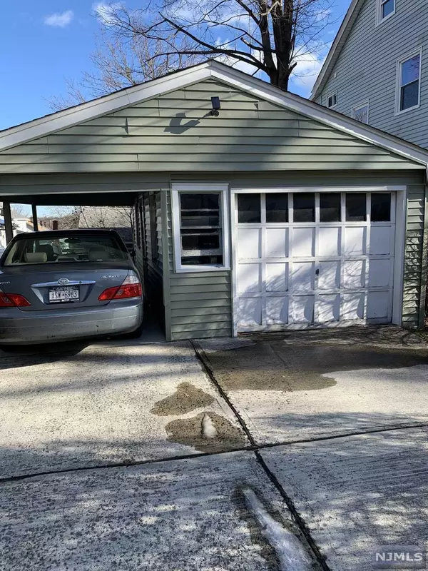 Paterson, NJ 07514,250-252 8th AVE