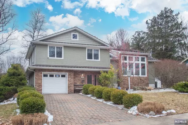 44 Baldwin TER, Wayne, NJ 07470