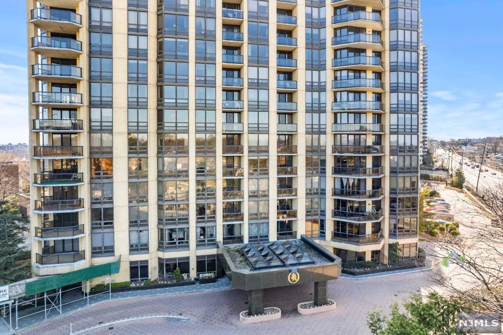 Fort Lee, NJ 07024,900 Palisade AVE #6E