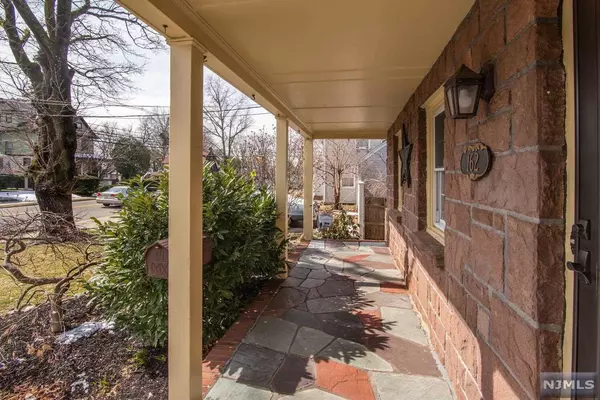 Dumont, NJ 07628,162 E Madison AVE