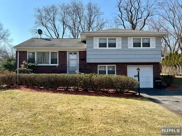 Demarest, NJ 07627,49 Brookside AVE