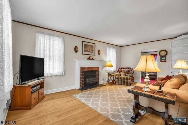Livingston, NJ 07039,68 Irving AVE