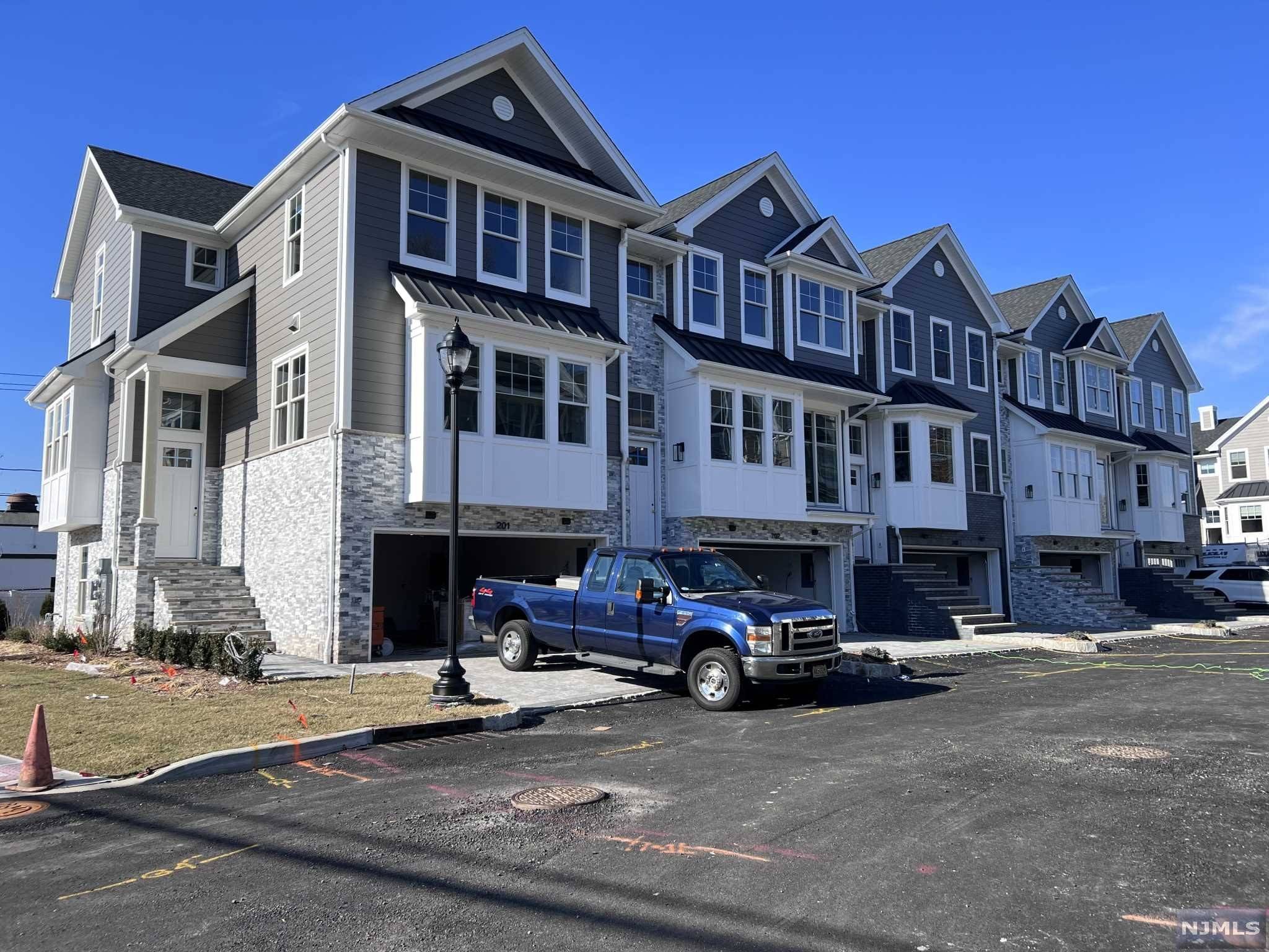 23 Legion DR #102, Cresskill, NJ 07626