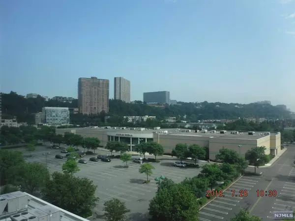 Edgewater, NJ 07020,3410 City PL