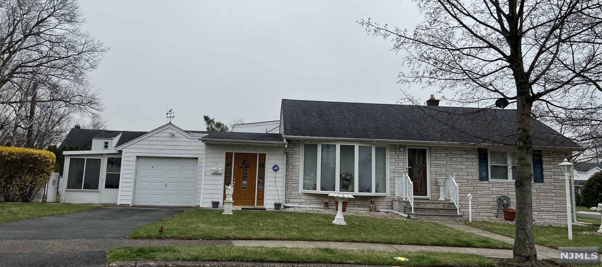 5 Tamboer AVE, Clifton, NJ 07013