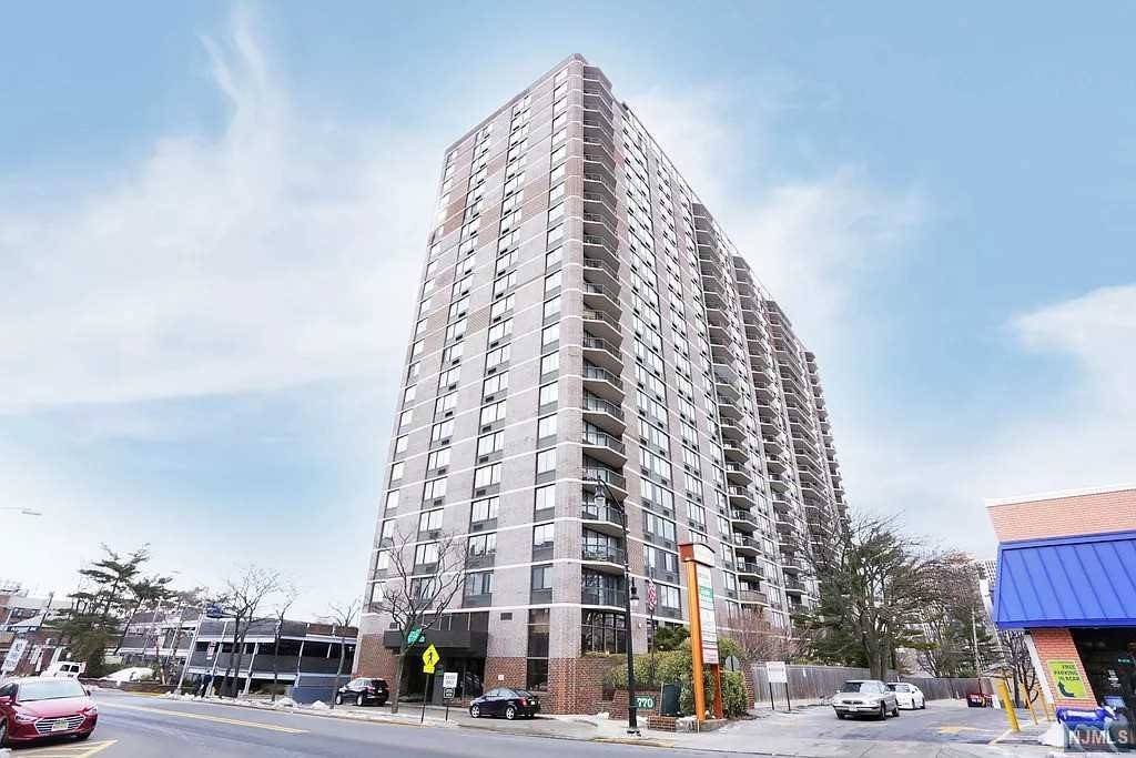 Cliffside Park, NJ 07010,770 Anderson AVE #6F
