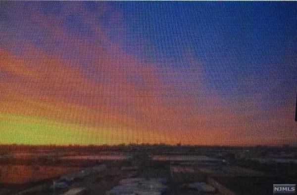 Secaucus, NJ 07094,919 Harmon Cove Tower #919