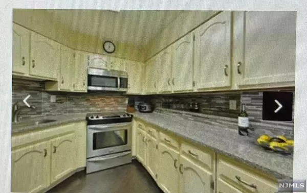 Secaucus, NJ 07094,919 Harmon Cove Tower #919