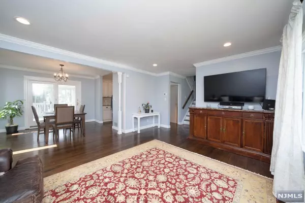 Norwood, NJ 07648,13 Garnett PL