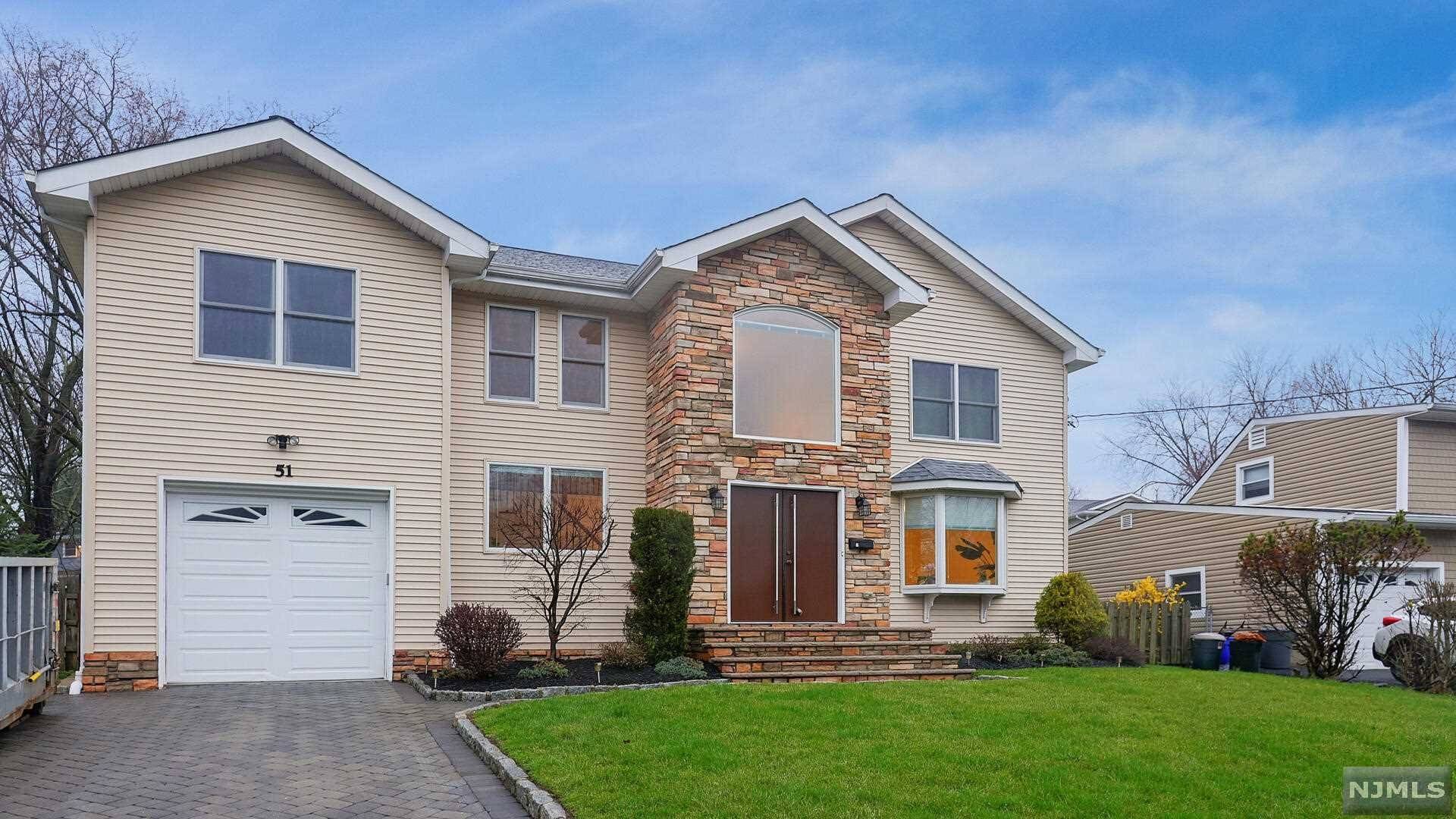 Cresskill, NJ 07626,51 Carleton TER