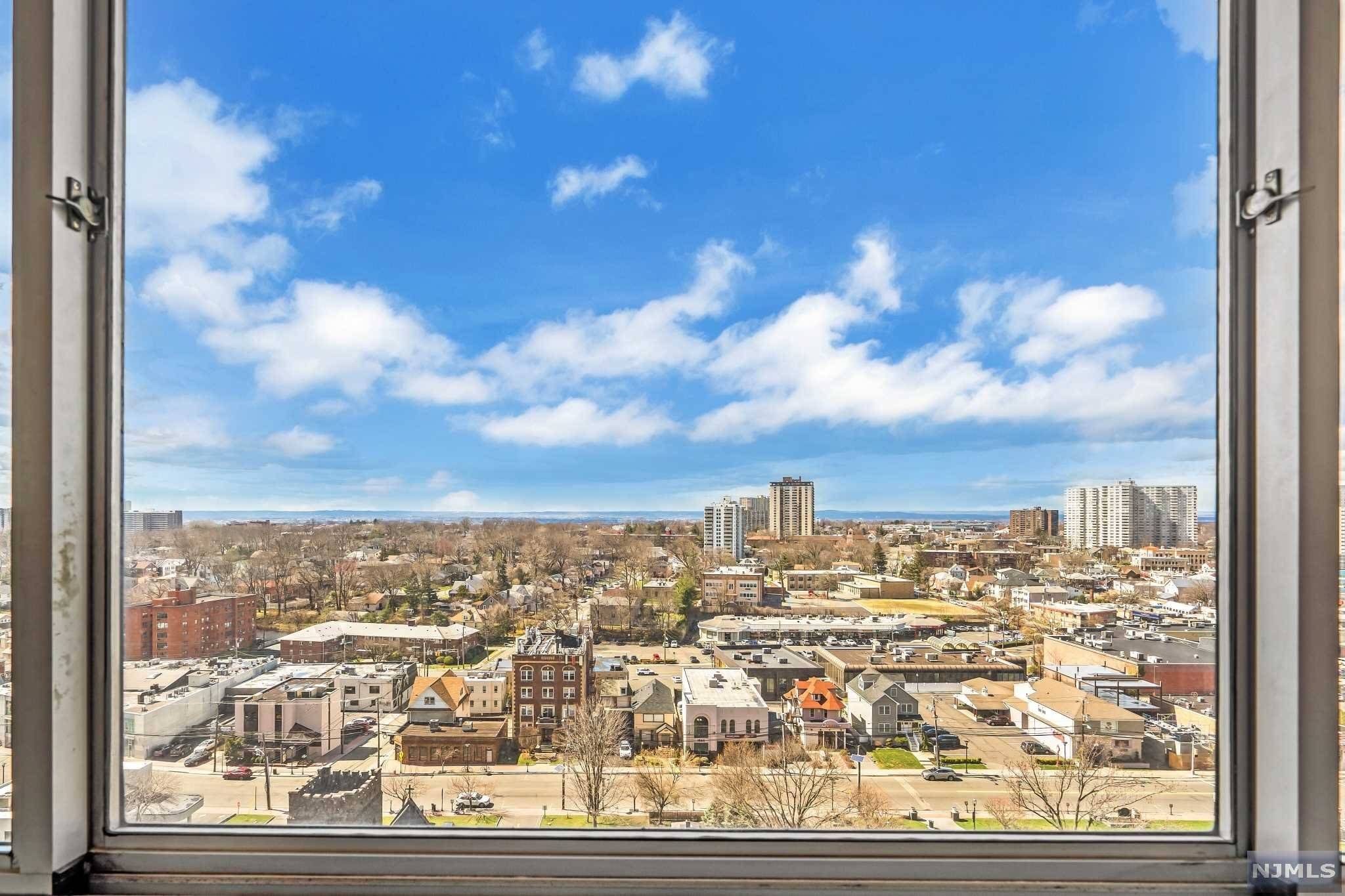 Fort Lee, NJ 07024,1600 Parker AVE #15A