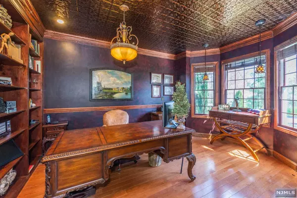 Montville Township, NJ 07045,15 Cooks Farm RD