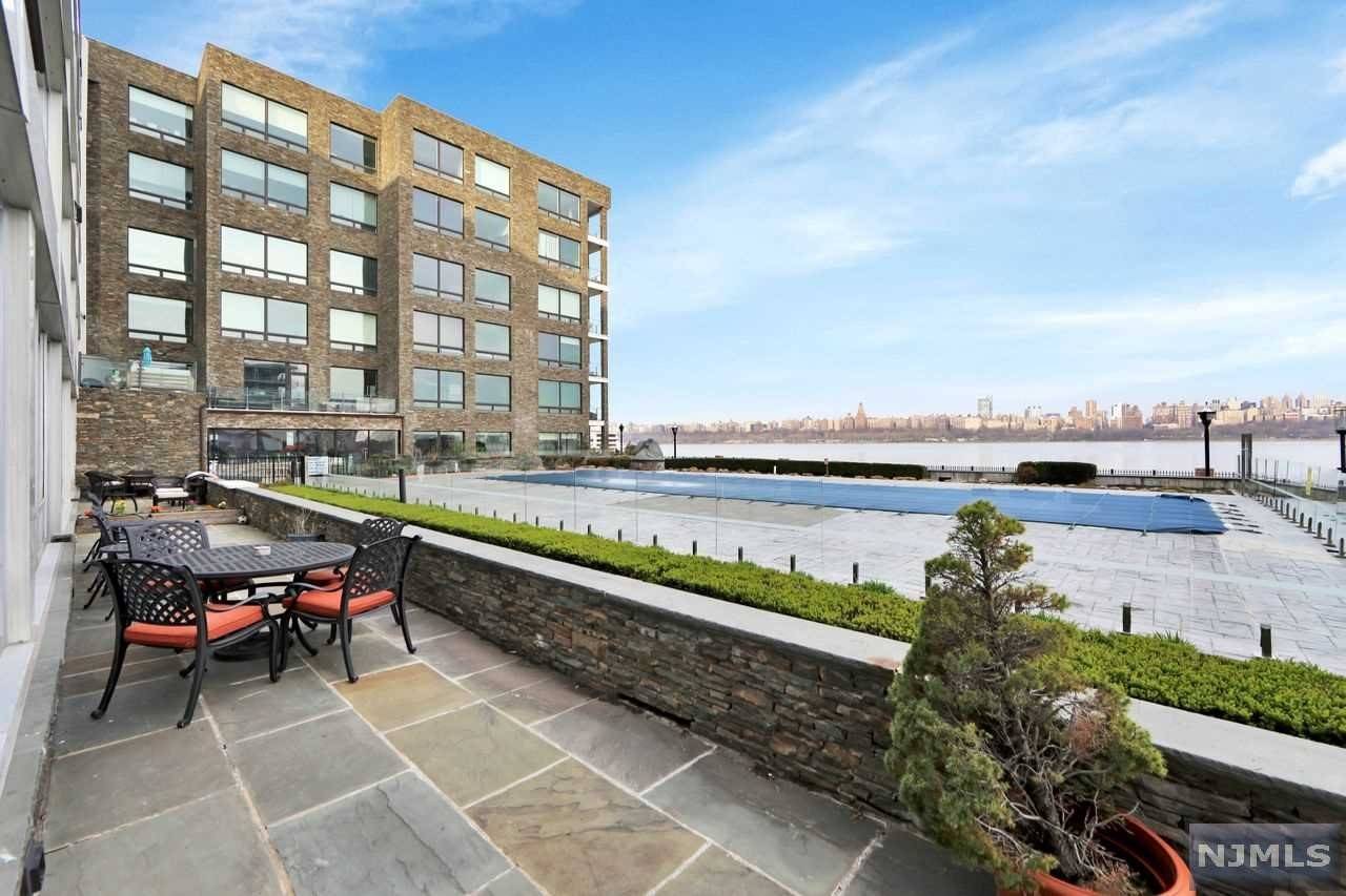 Edgewater, NJ 07020,9 Somerset LN #108-109
