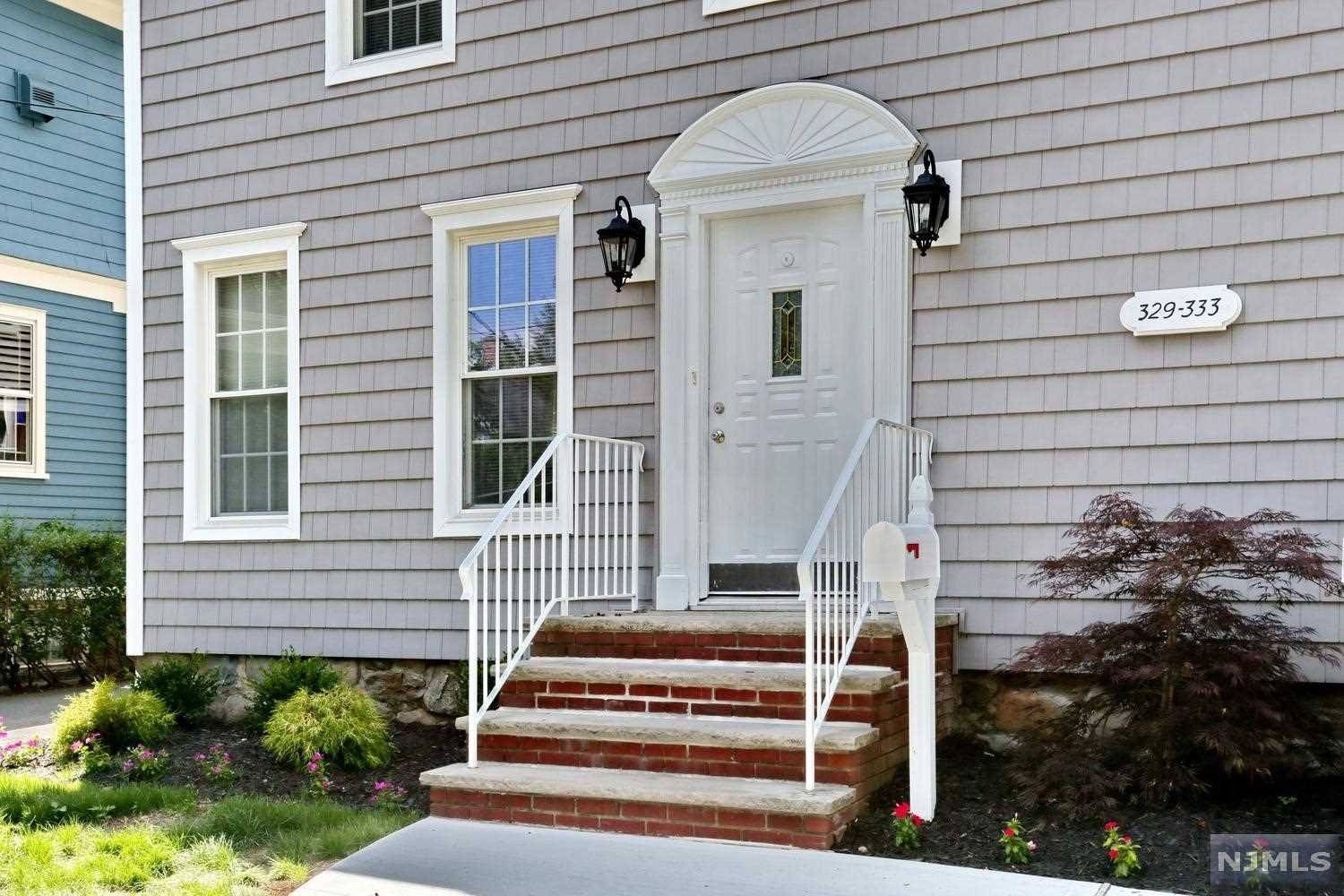 Oradell, NJ 07649,329 Maple AVE
