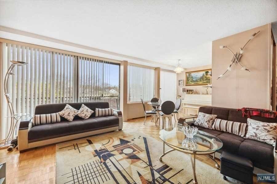 Fort Lee, NJ 07024,3 Horizon RD #631