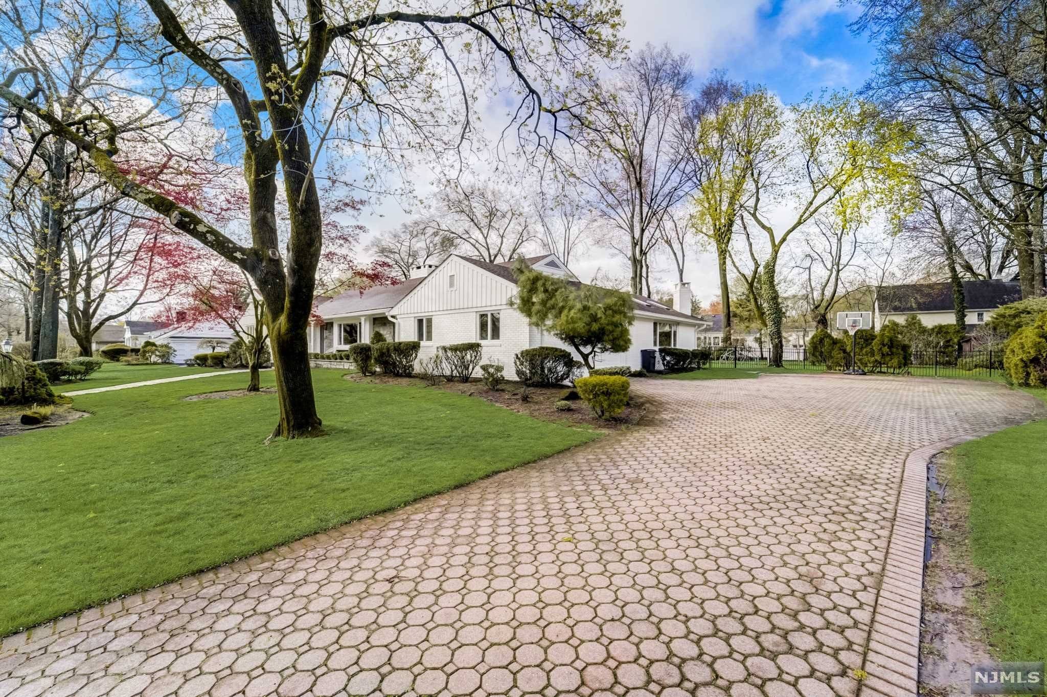 Glen Rock, NJ 07452,60 Rutland RD