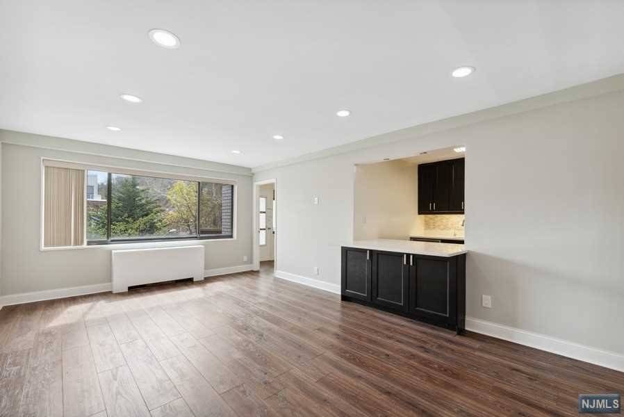 1375 River RD #3M, Edgewater, NJ 07020