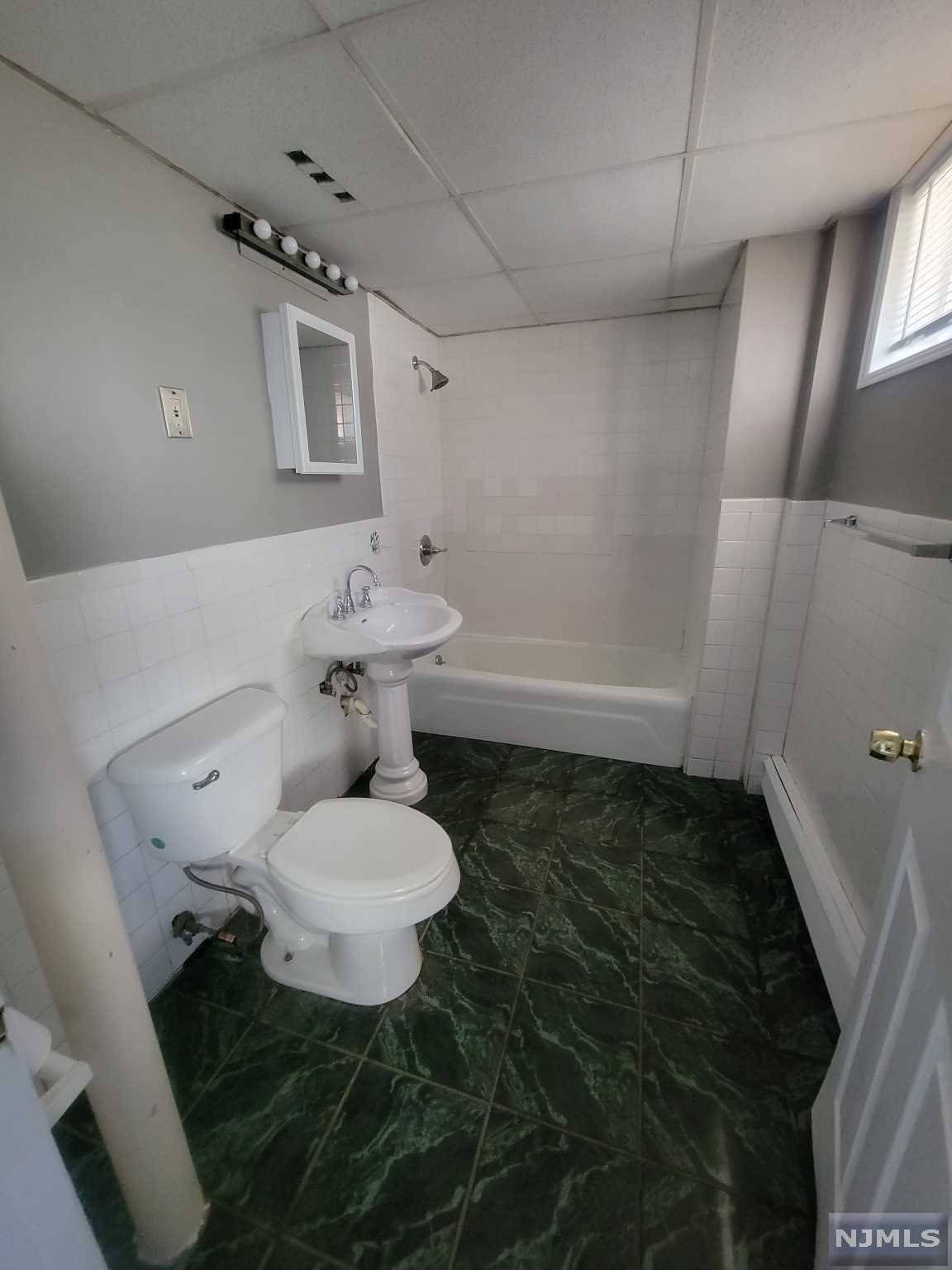 Hackensack, NJ 07601,960 Main ST #20