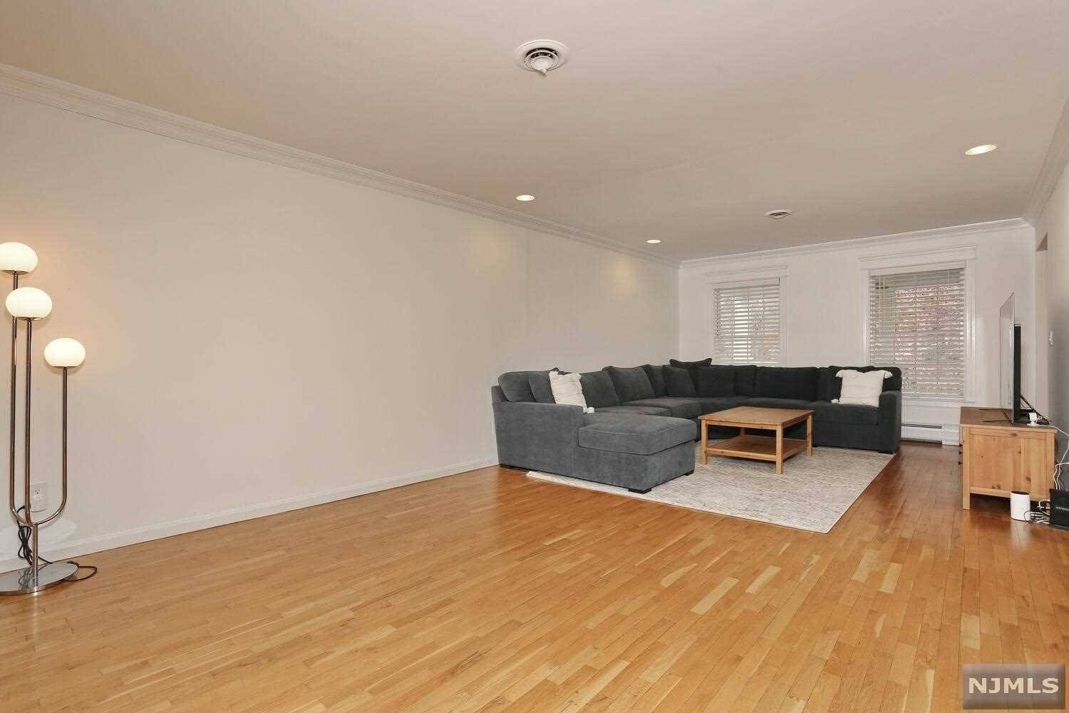 River Vale, NJ 07675,557 Forest CT