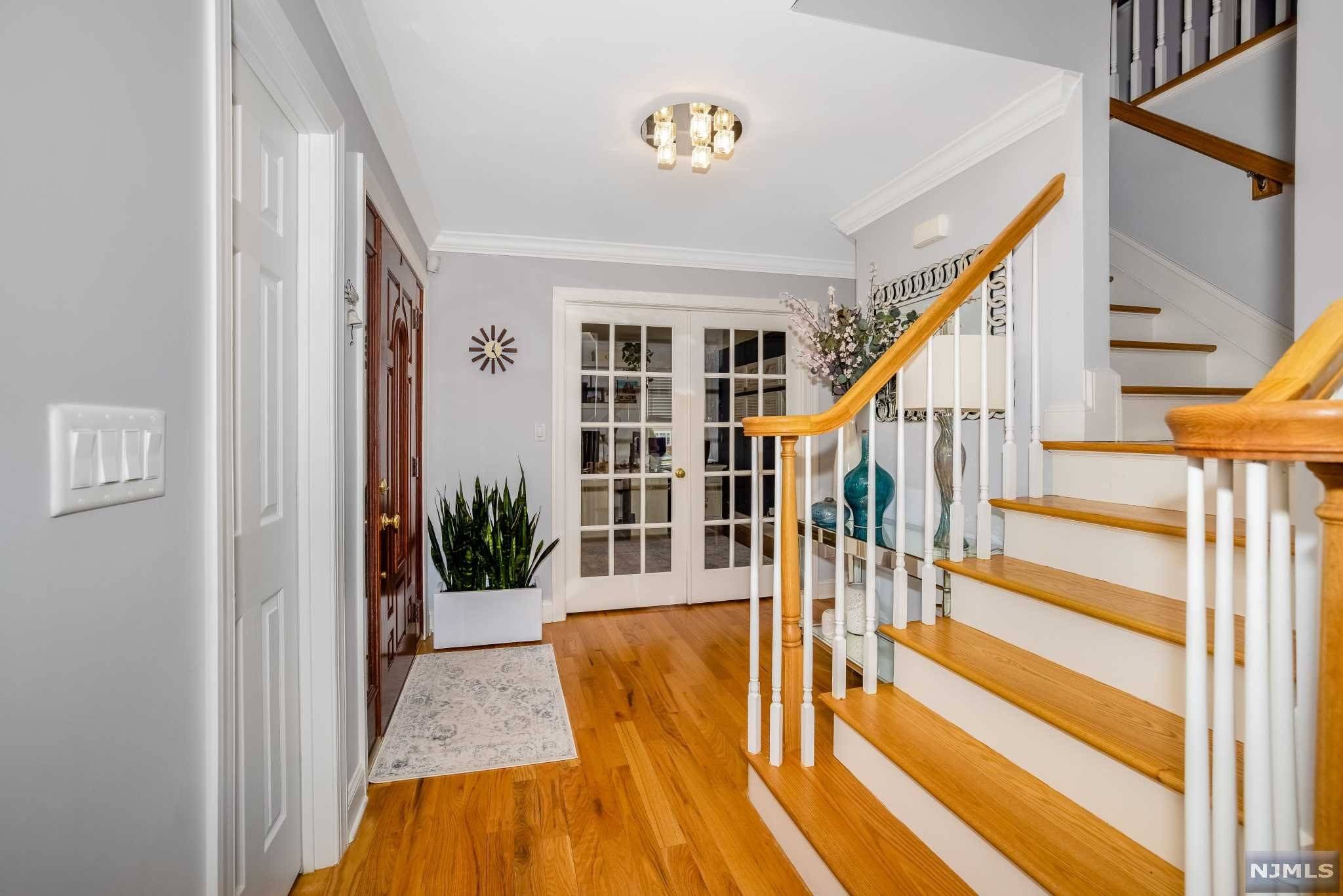 Glen Rock, NJ 07452,34 Oaklynn PL