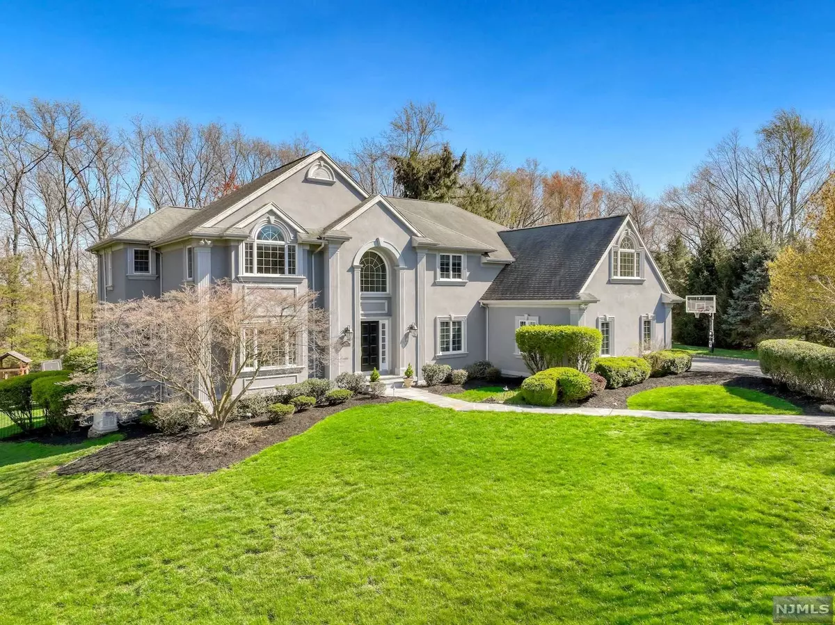 Franklin Lakes, NJ 07417,218 Woodmere CT