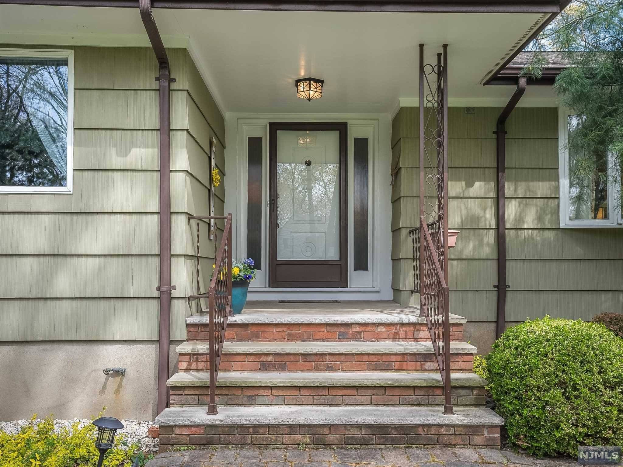 Pequannock Township, NJ 07444,8 Arnold CT