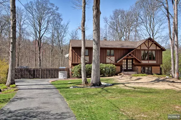 Byram, NJ 07874,11 Brookwood DR