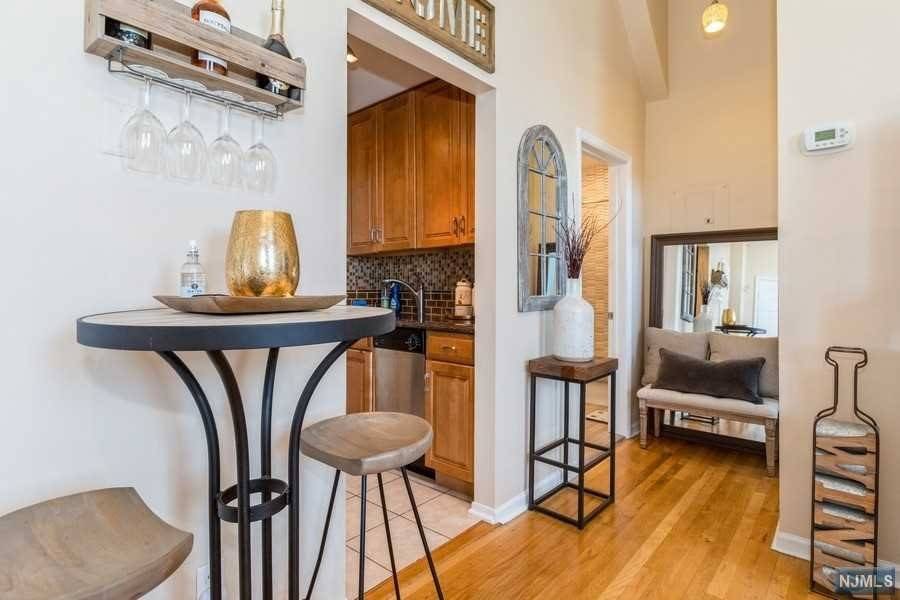 Hoboken, NJ 07030,1015 Grand ST #4B